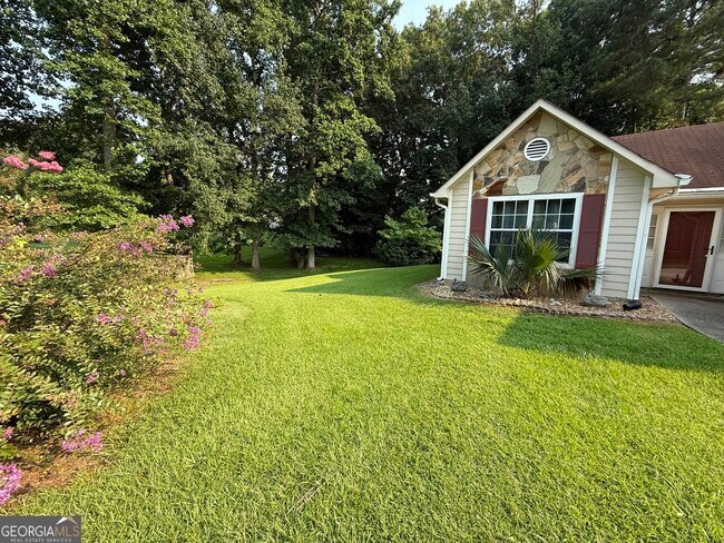 Building Photo - 3897 Saddlecreek Dr