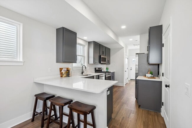 Building Photo - 283 N 18th St