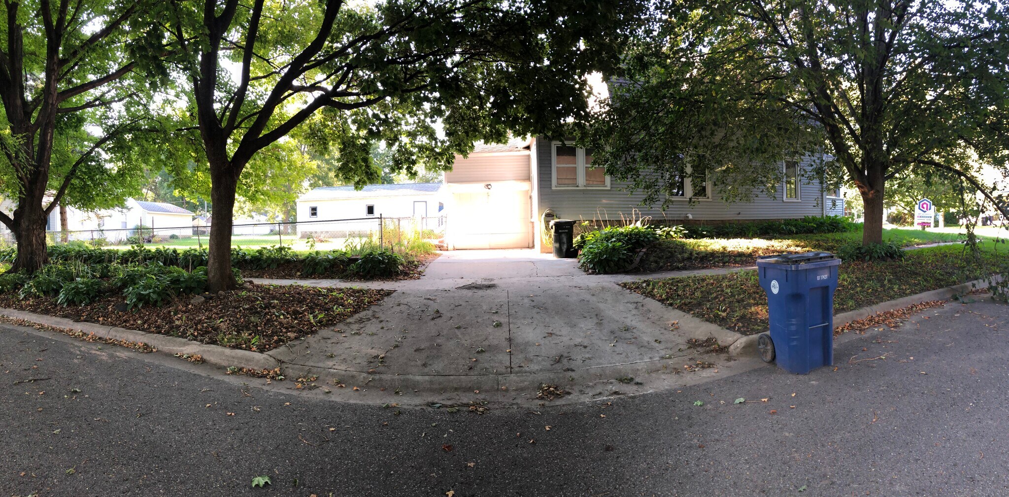 Driveway - 213 Moir St
