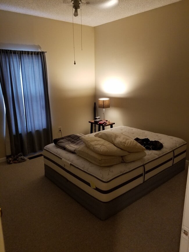 Building Photo - Two Bed | Two Bath @ Lakewood Commons