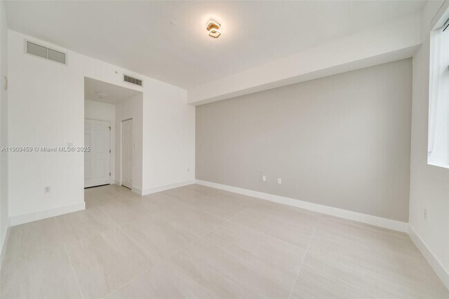 Building Photo - 140 S Dixie Hwy