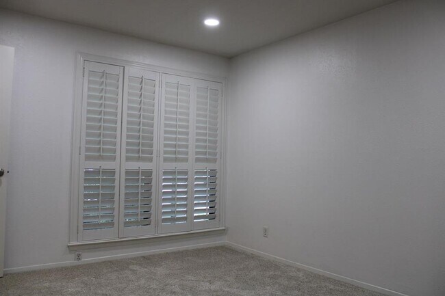 Building Photo - 6060 Birchbrook Dr