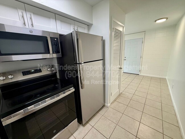 Building Photo - 1318 Sydney Pl