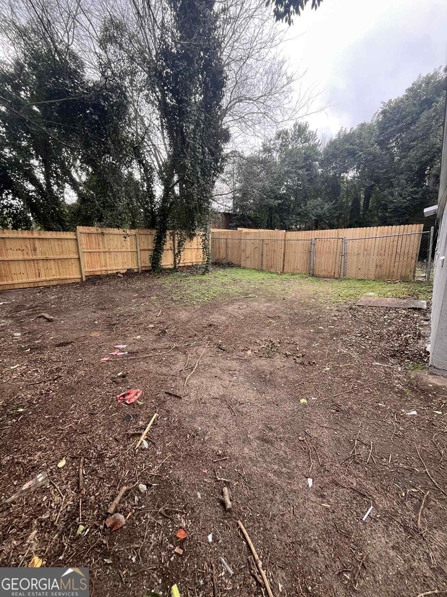 Building Photo - 2062 Mutual Ave