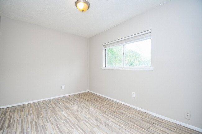 Building Photo - 12654 Monarch Rd