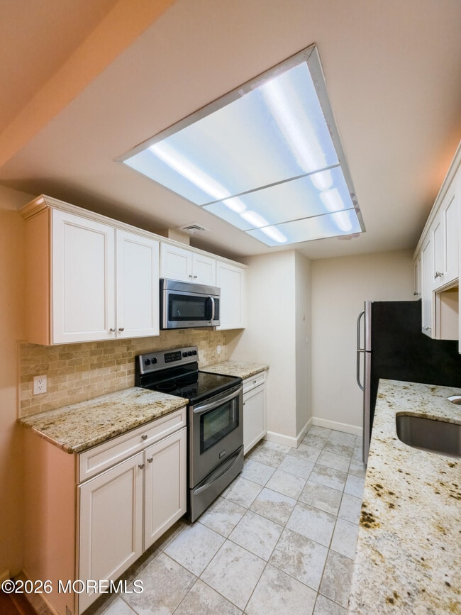 Building Photo - 227A Manchester Ln