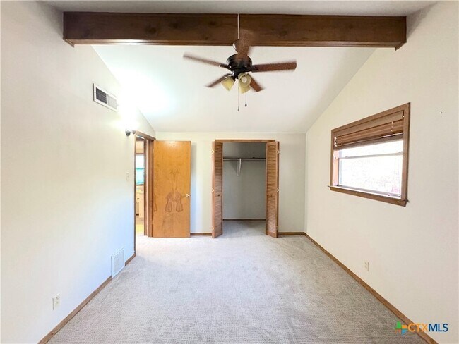 Building Photo - 850 Riviera Dr