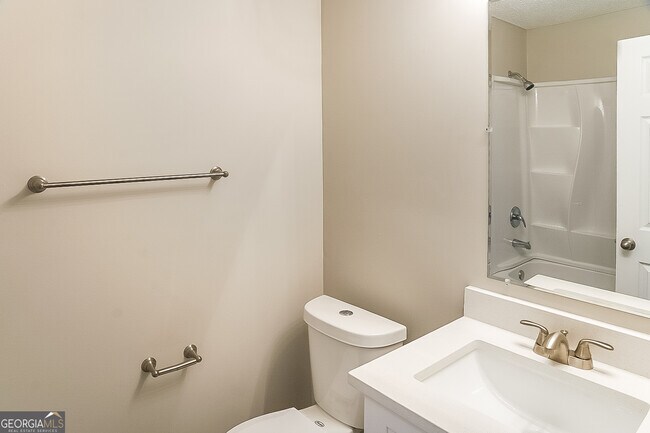 Building Photo - 100 Creekside Cir