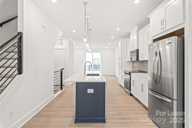 Building Photo - 417 Blairhill Rd