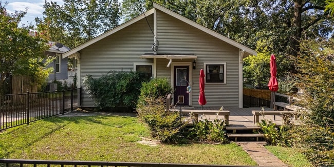 Building Photo - 4920 Lee Ave