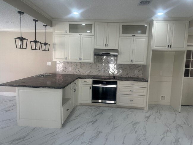 Building Photo - 6214 Ogden Forest Dr