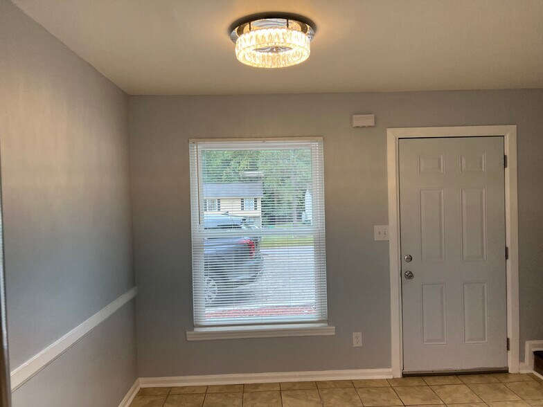 Building Photo - 6419 Baker Ct