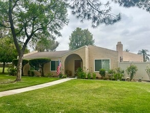 Building Photo - Charming 3 Bed Condo In Redlands