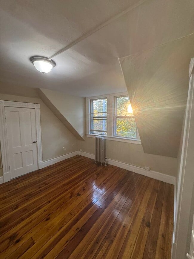 Building Photo - Charming 1-Bedroom Apartment in Russell, MA