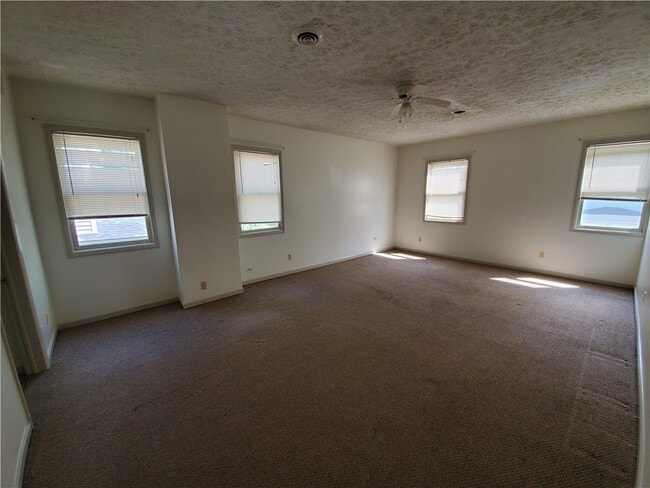 Building Photo - 74 Stewart St