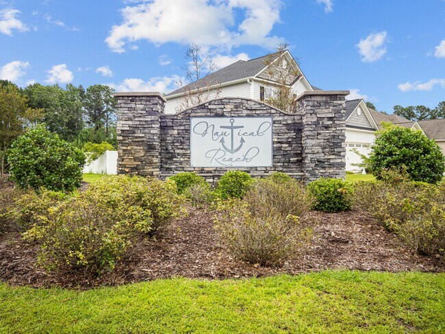 Building Photo - 239 Sailor St