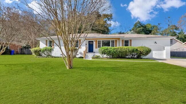 Building Photo - 4959 Parkside Dr