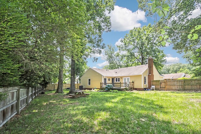 Building Photo - 2129 Agecroft Rd
