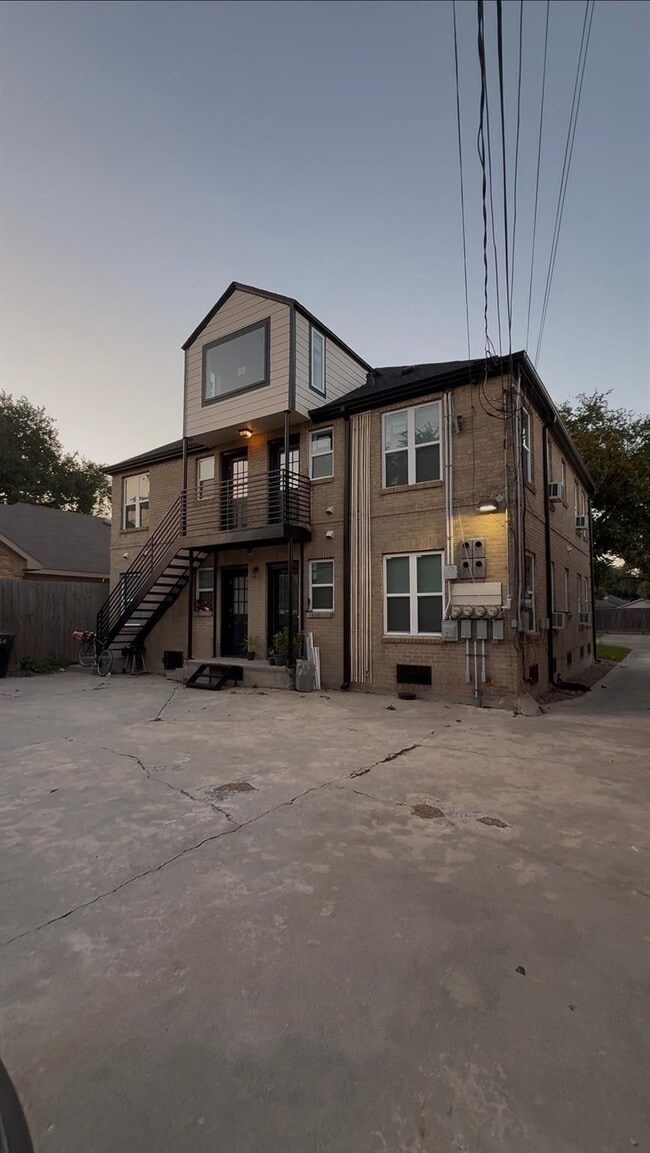 Building Photo - 4308 Leeland St