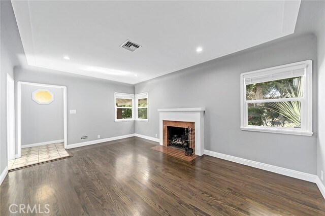 Building Photo - 348 W Spazier Ave