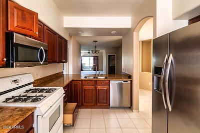 Building Photo - 7401 W Arrowhead Clubhouse Dr