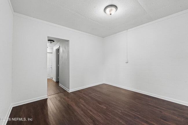 Building Photo - 3250 Soutel Dr