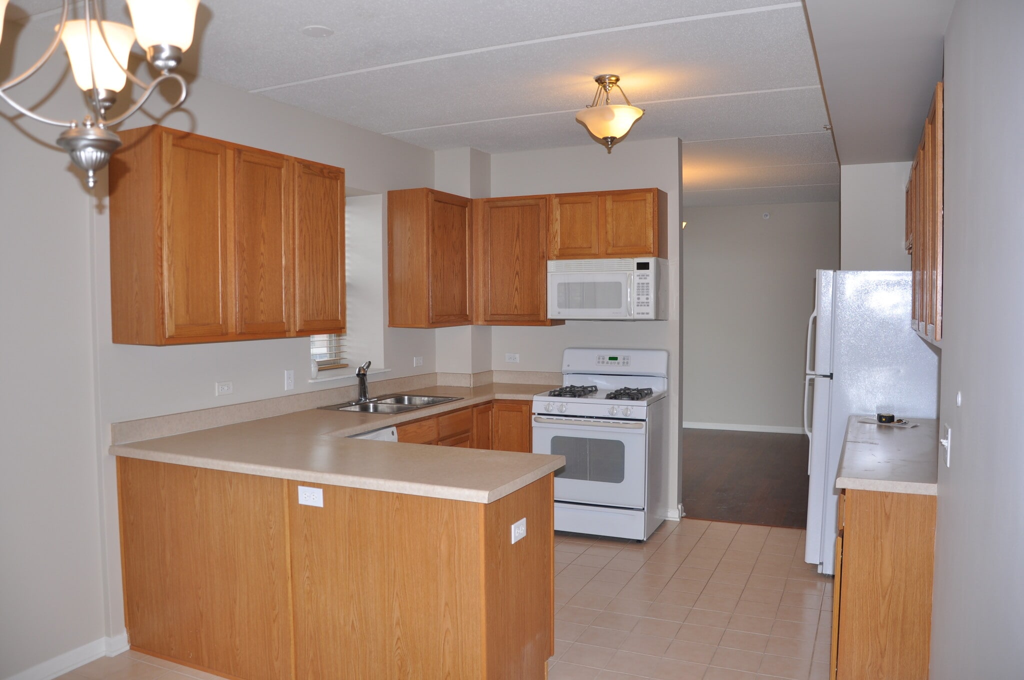 Building Photo - 656 Pearson St