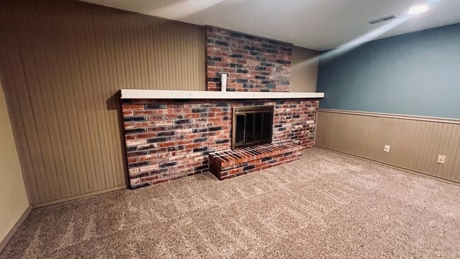 Building Photo - Spacious 4 Bed / 3 Bath Home in Southeast Wichita