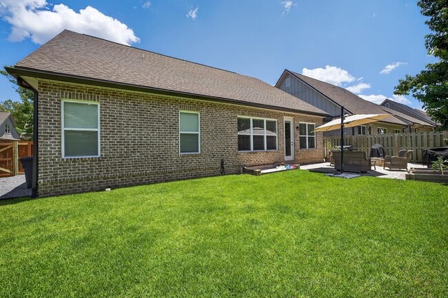 Building Photo - 90 Laurel Oaks Dr