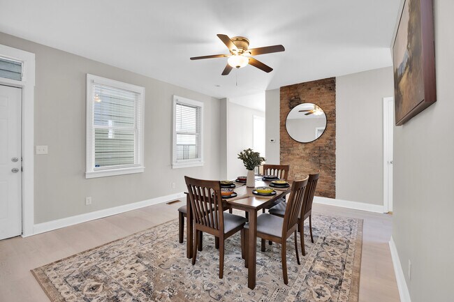 Building Photo - 2602 Riverside Dr