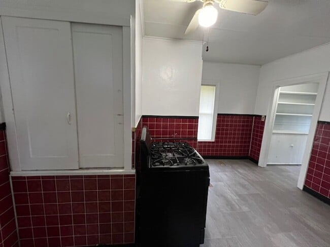 Building Photo - Three Bedroom Single Family House In Olean...