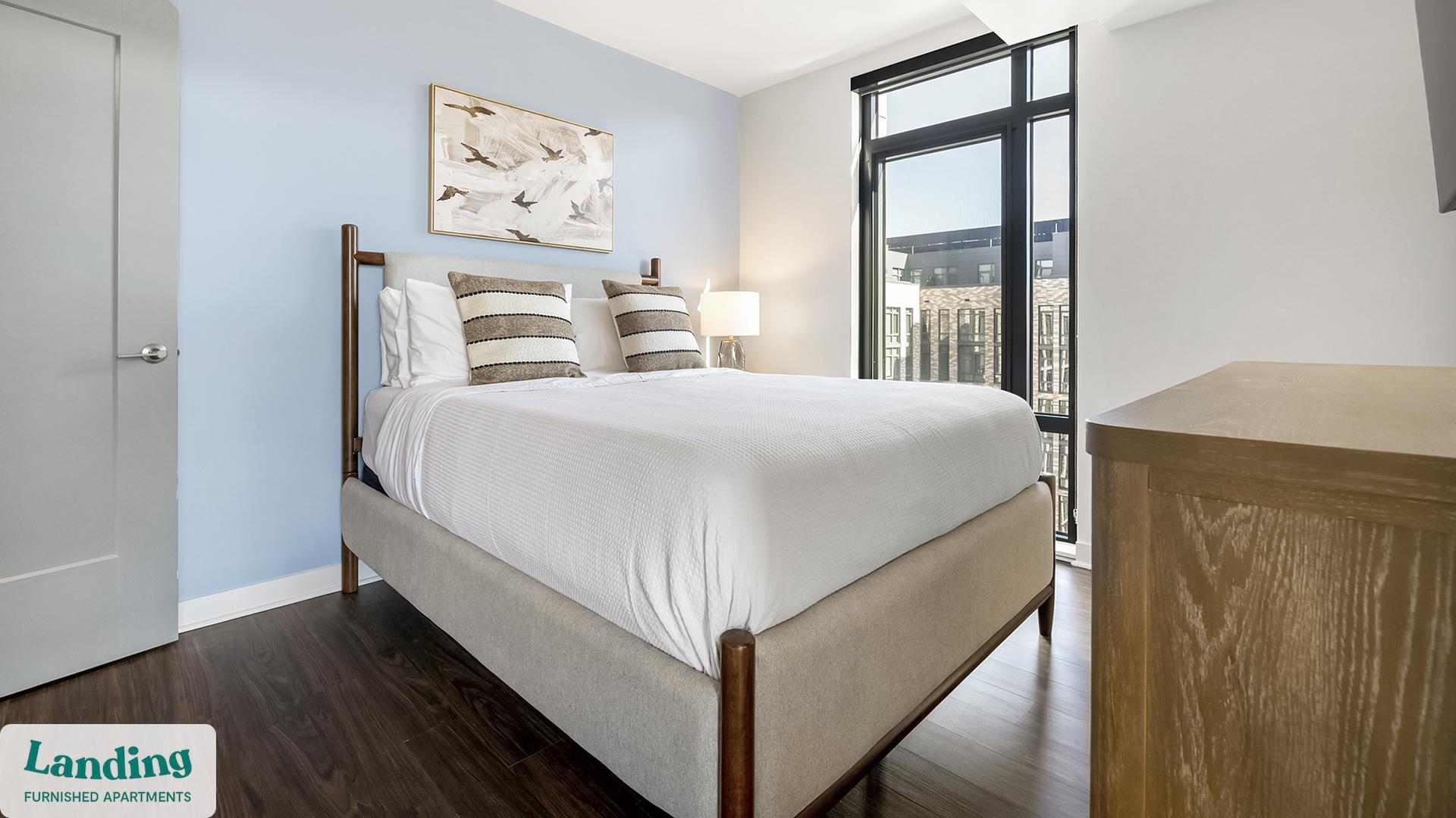 Building Photo - 350 Maple Dr SW