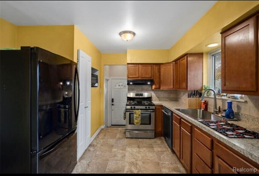 Building Photo - 34423 Tonquish Trail