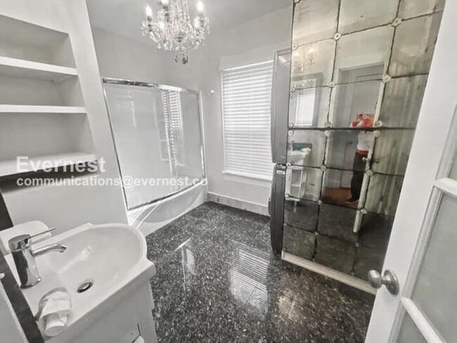 Building Photo - 430 Morrison Ave