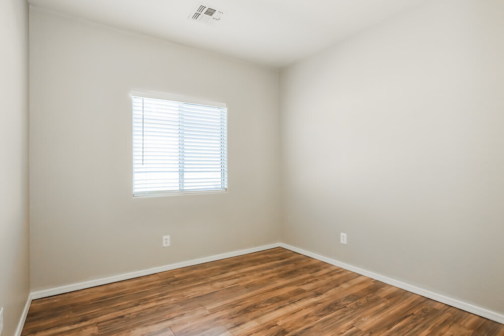 Building Photo - 26 N 126th Ave