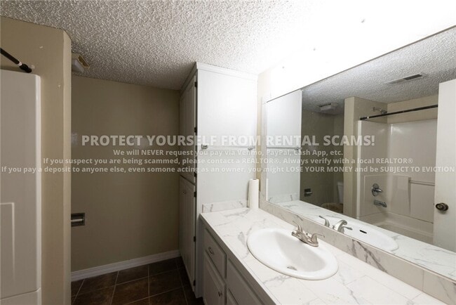 Building Photo - 27 Estes Dr