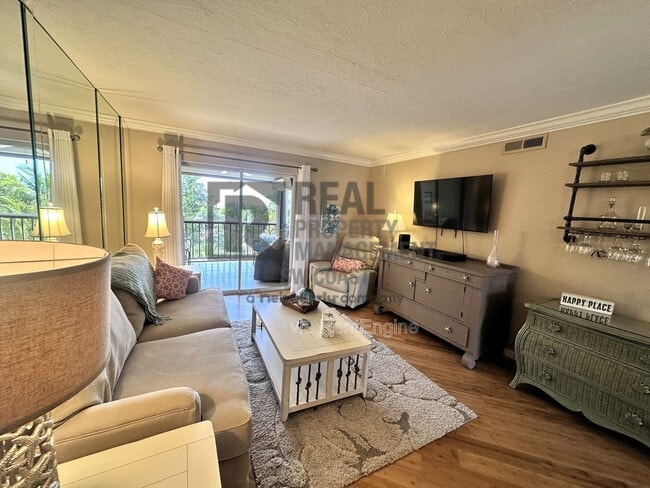 Building Photo - 2121 Collier Ave