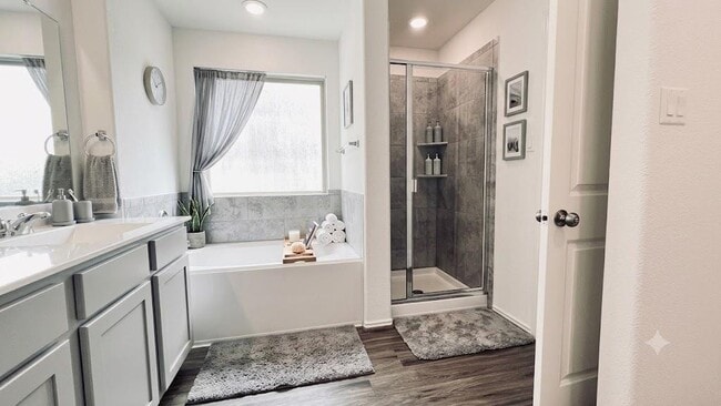 Building Photo - 5817 Bellissima Way