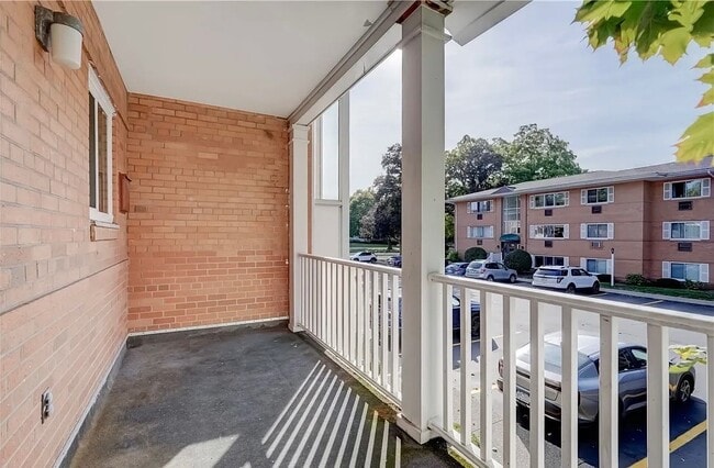 Building Photo - 2434 East Ave