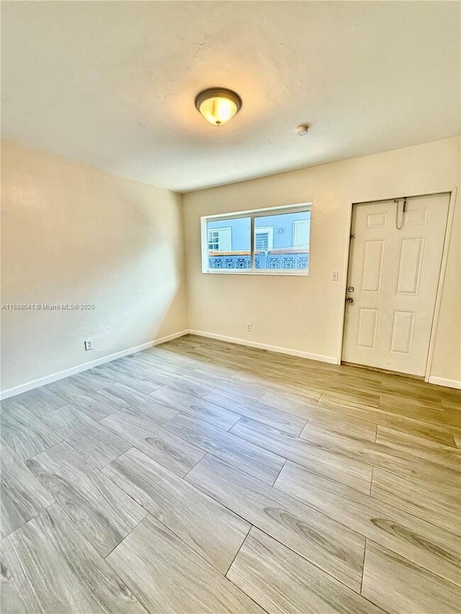 Building Photo - 1821 N 17th Ct