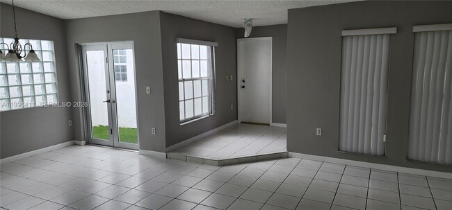 Building Photo - 4725 SW 143rd Ave