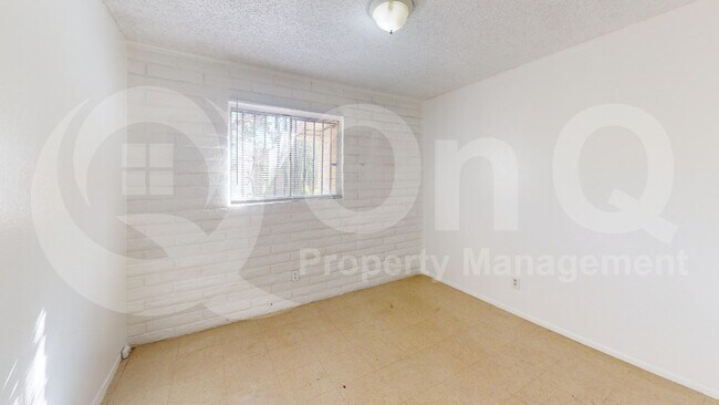 Building Photo - 872 W Glenn St