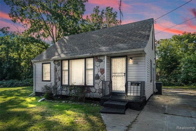 Building Photo - 1034 E Bundy Ave