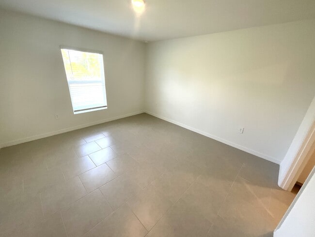 Building Photo - 11961 Savanna Lks Blvd