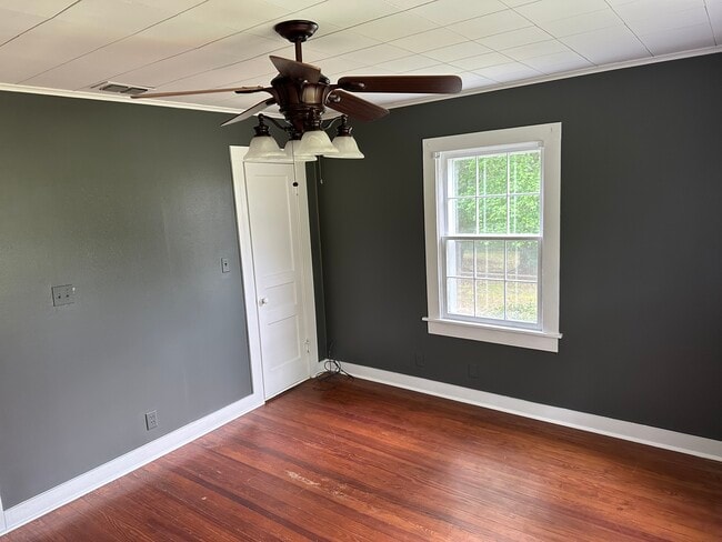 Building Photo - 1846 FM555