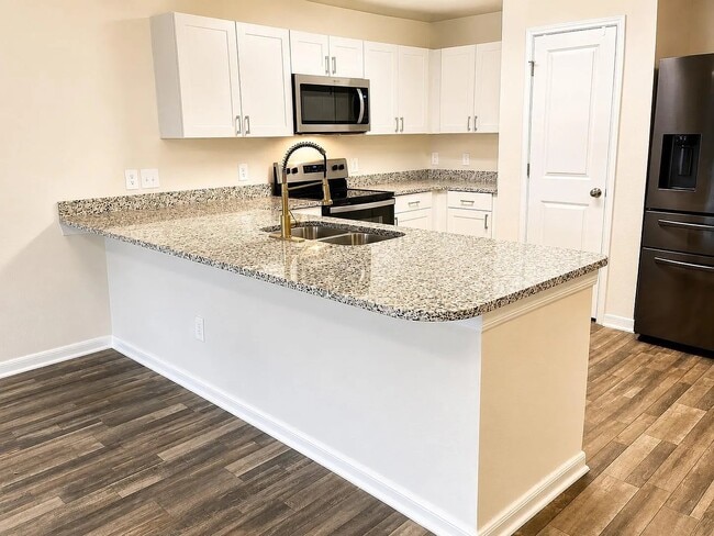 Building Photo - 15674 Briar Forest Dr