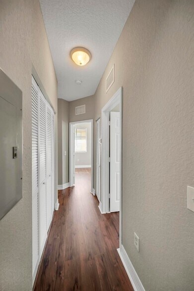 Building Photo - 40 SE Sedona Cir