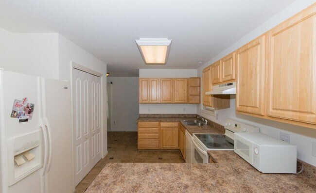 Building Photo - 14 Rowland St