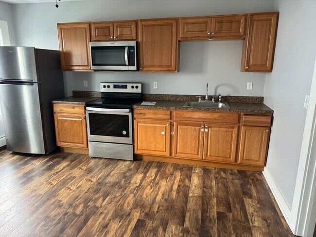 Building Photo - 34 Irving St