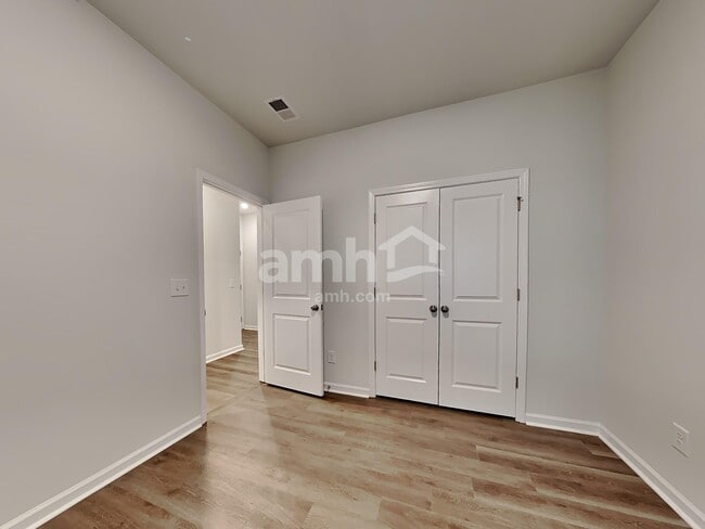 Building Photo - 306 Squire Pope Rd